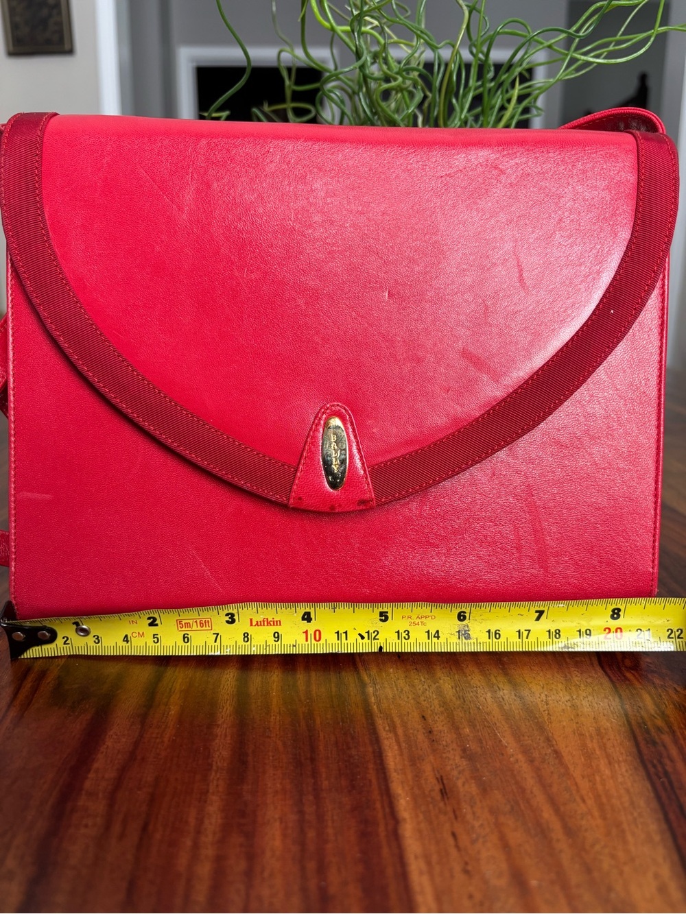 Vintage Bally made in Italy Red Women's leather crossbody shoulder bag